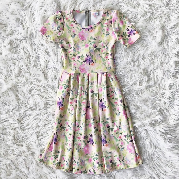LuLaRoe Dresses & Skirts - Lularoe watercolor floral Amelia dress